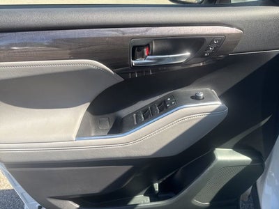 2021 Toyota Highlander Hybrid Platinum