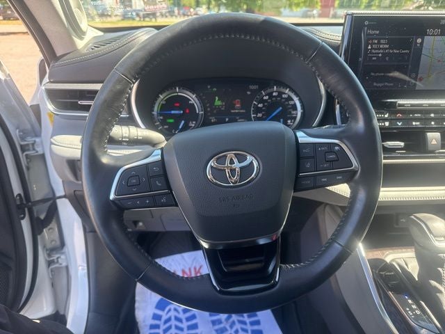 2021 Toyota Highlander Hybrid Platinum