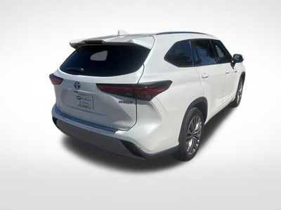 2021 Toyota Highlander Hybrid Platinum