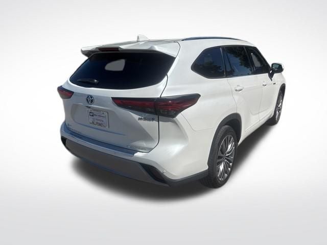 2021 Toyota Highlander Hybrid Platinum