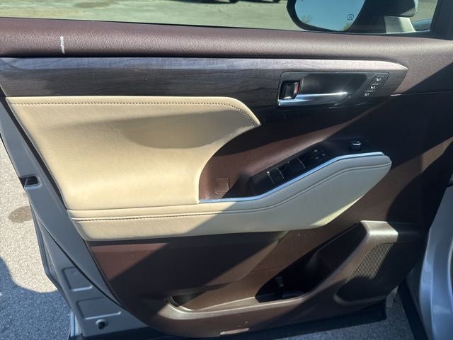 2020 Toyota Highlander Platinum