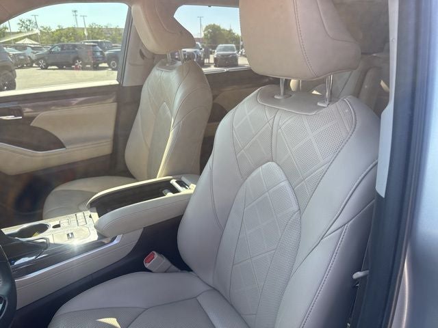 2020 Toyota Highlander Platinum