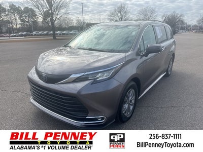 2022 Toyota Sienna XLE 8 Passenger