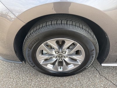 2022 Toyota Sienna XLE 8 Passenger
