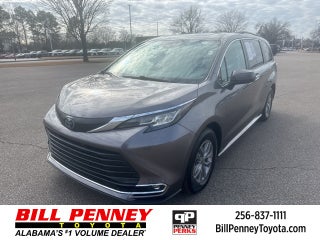 2022 Toyota Sienna XLE 8 Passenger
