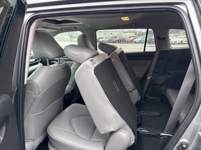 2025 Toyota Highlander Hybrid XLE