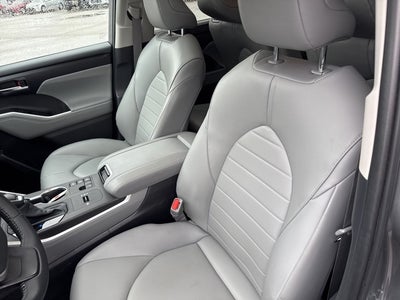 2025 Toyota Highlander Hybrid XLE