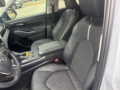 2025 Toyota Highlander Hybrid XLE