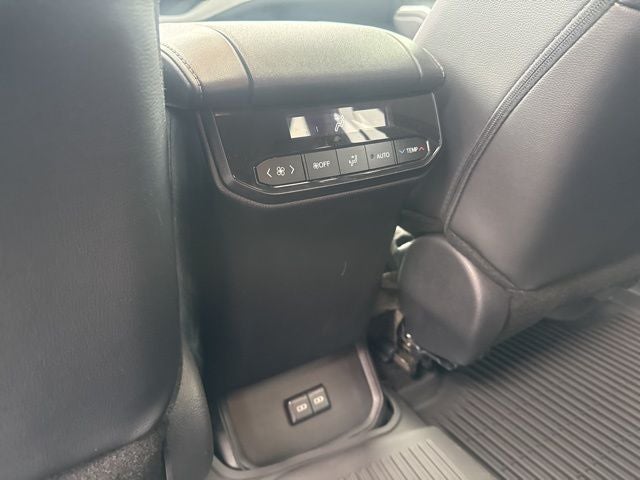 2025 Toyota Highlander Hybrid XLE