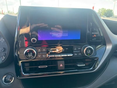 2023 Toyota Highlander LE