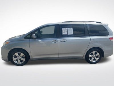 2014 Toyota Sienna LE 8 Passenger