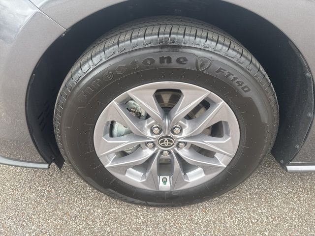 2025 Toyota Sienna LE 8 Passenger