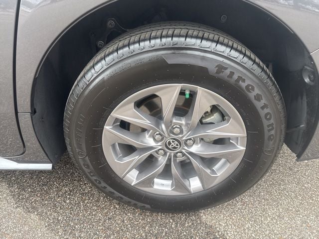 2025 Toyota Sienna LE 8 Passenger