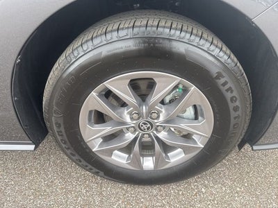 2025 Toyota Sienna LE 8 Passenger