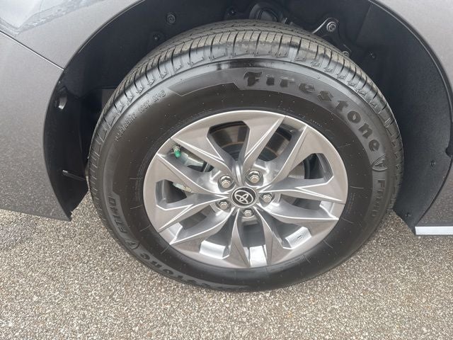 2025 Toyota Sienna LE 8 Passenger