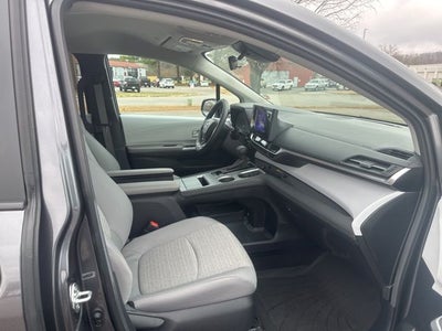 2025 Toyota Sienna LE 8 Passenger