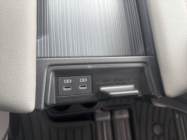 2025 Toyota Sienna LE 8 Passenger