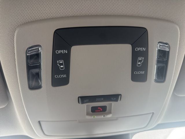 2025 Toyota Sienna LE 8 Passenger