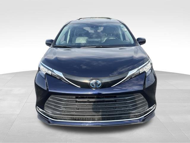2023 Toyota Sienna XLE 7 Passenger