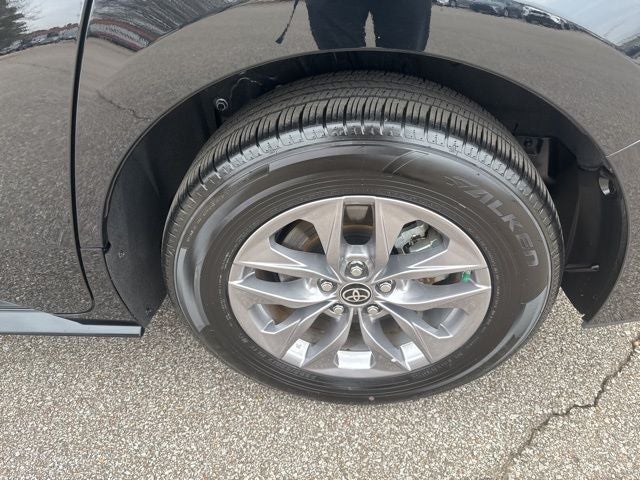 2025 Toyota Sienna XLE