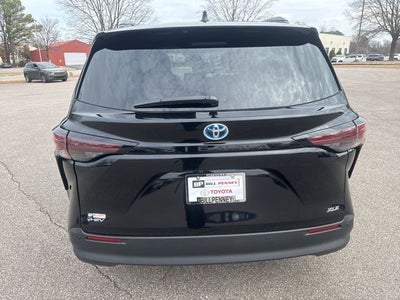 2025 Toyota Sienna XLE