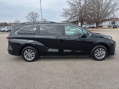 2025 Toyota Sienna XLE