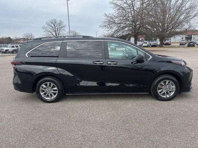 2025 Toyota Sienna XLE