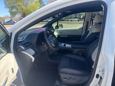 2025 Toyota Sienna Limited 7 Passenger