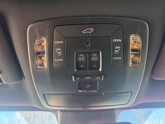 2025 Toyota Sienna Limited 7 Passenger