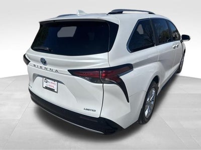 2025 Toyota Sienna Limited 7 Passenger