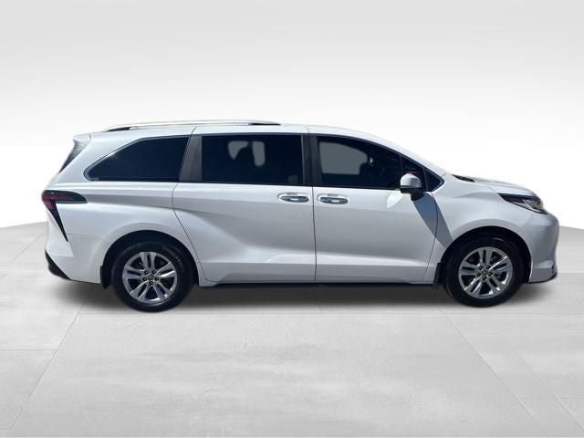 2025 Toyota Sienna Limited 7 Passenger