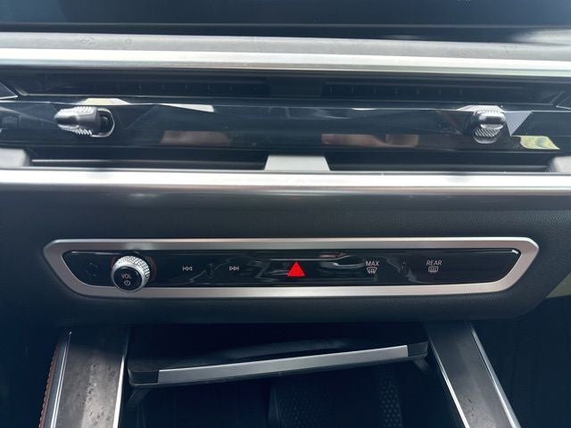 2025 BMW X5 M60i