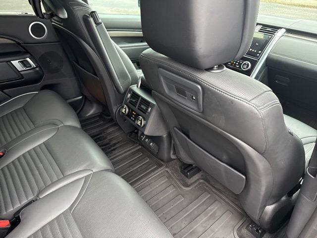 2024 Land Rover Discovery Metropolitan Edition