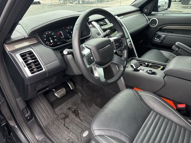2024 Land Rover Discovery Metropolitan Edition