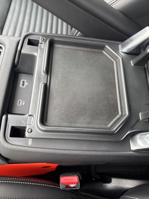 2024 Land Rover Discovery Metropolitan Edition