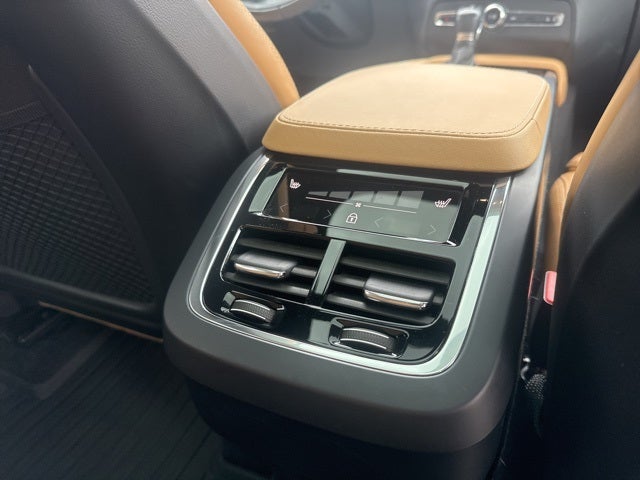 2022 Volvo XC90 T6 Inscription